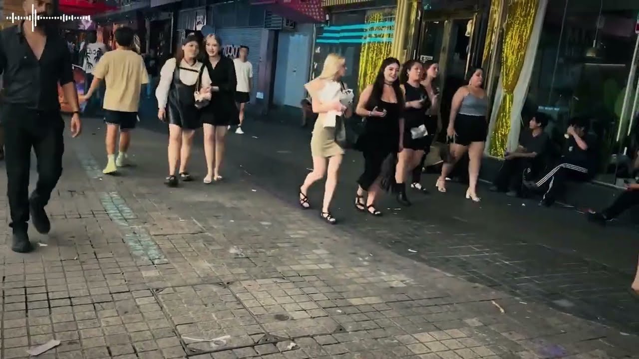 Guangzhou After Hours: Walking Through China Neon Nightlife [4K City Walk]